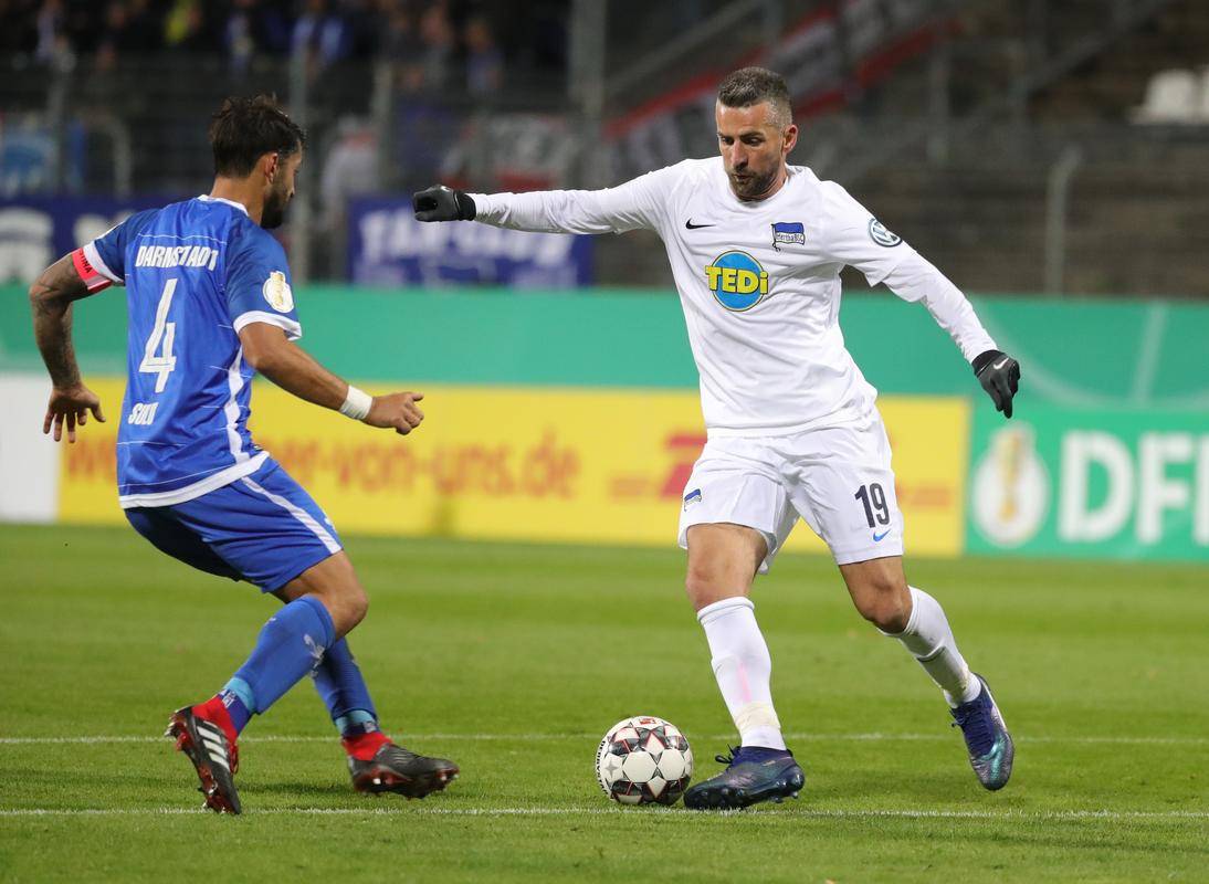 包含柏林赫塔主场告捷，继续保持联赛上升态势的词条