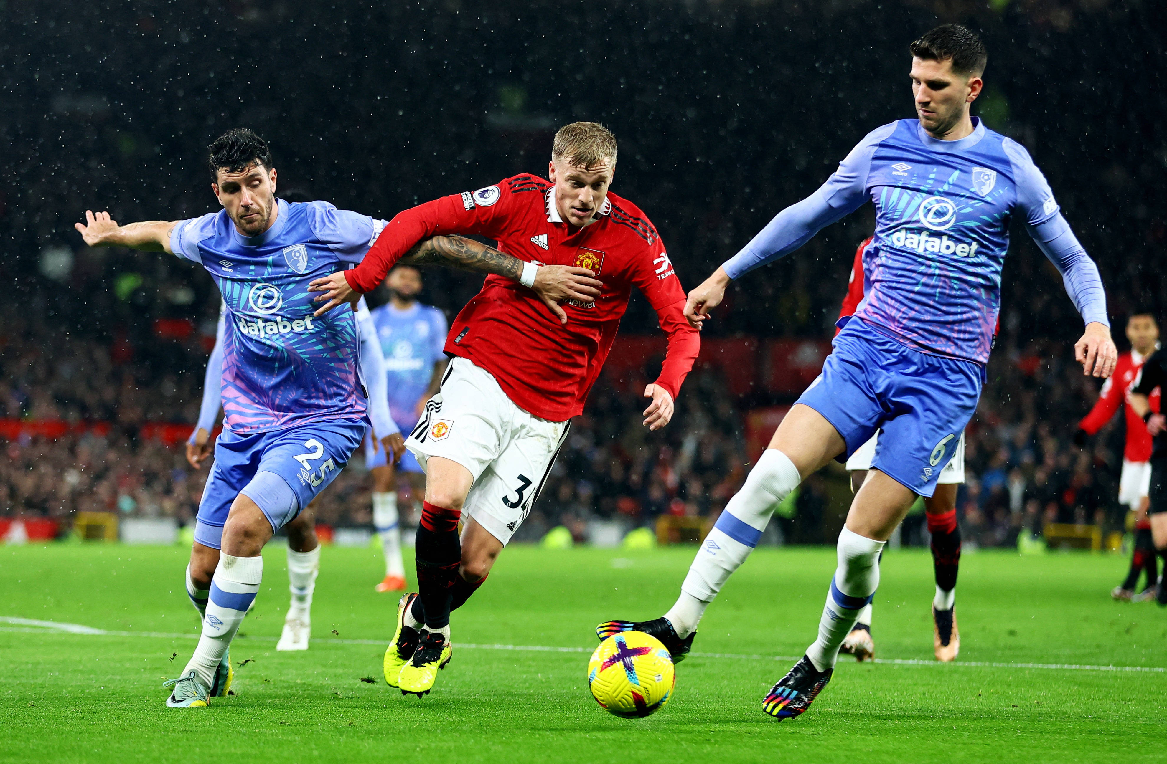 乐鱼在线娱乐-曼联反超对手，晋级形势乐观