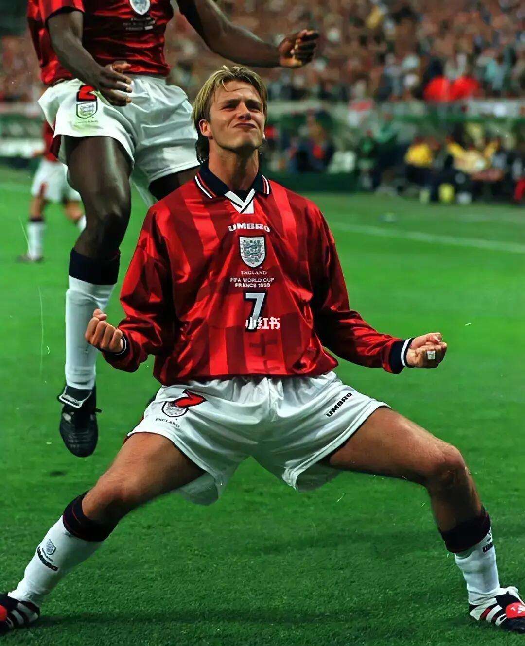 贝克汉姆经典回顾，足球传奇永存人心